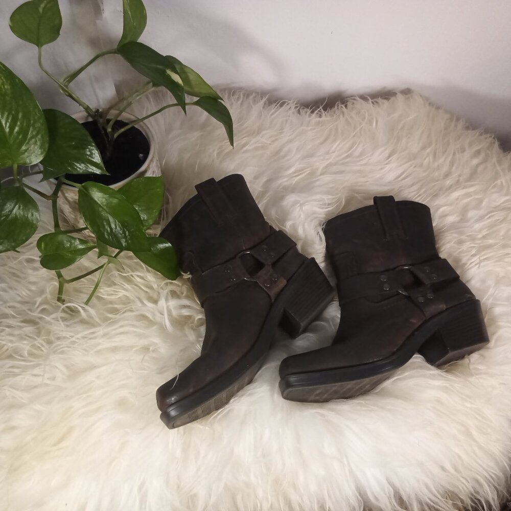 Cabela's Brown Harness Boot